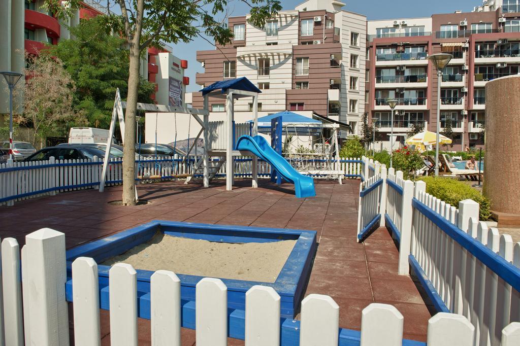 Admiral Plaza Holiday Apartments Sunny Beach Exterior photo